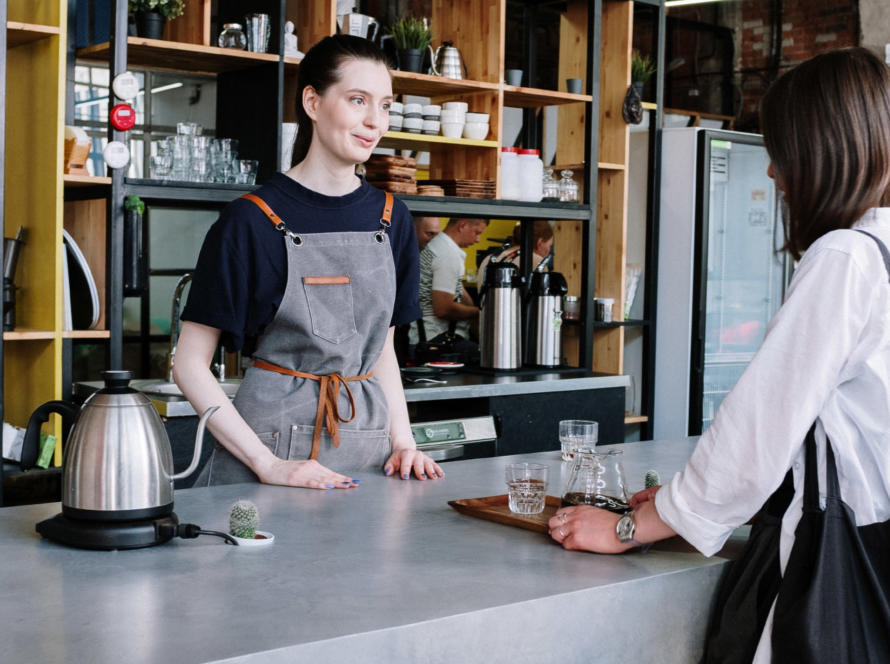 5 steps to charm your cafe customers